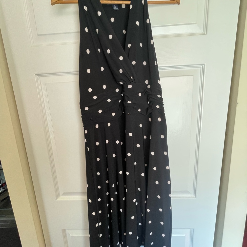 Chaps Ralph Lauren Black  White Polka Dot Dress w stretch, V Neck XL classic
